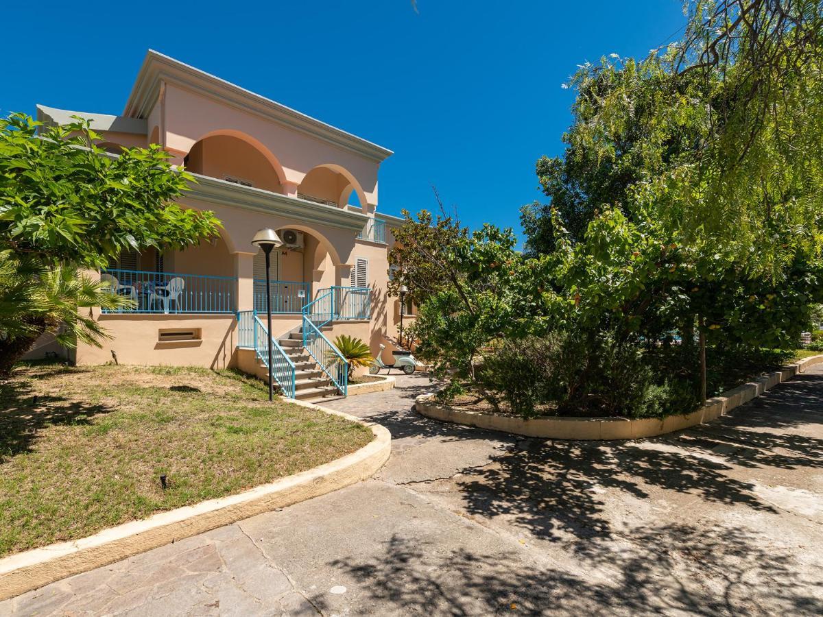 Mare Azzurro Aparthotel Cardedu Exterior photo